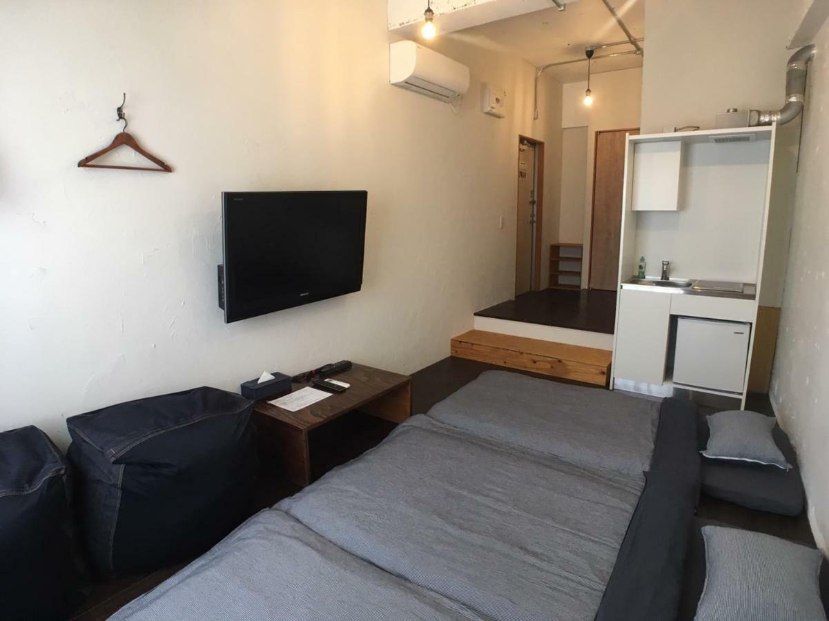 Guest House Golden Mile Hostel Amami Esterno foto
